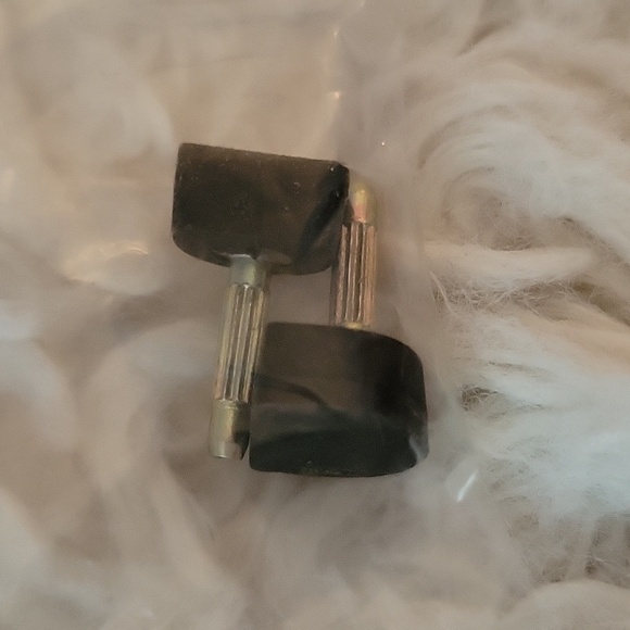 LV Sandals - Picture 12 of 12